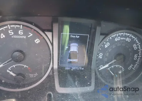 2017 Toyota Tacoma Trd Off Road z USA, uszkodzony, nr VIN 5TFDZ5BN8HX024238